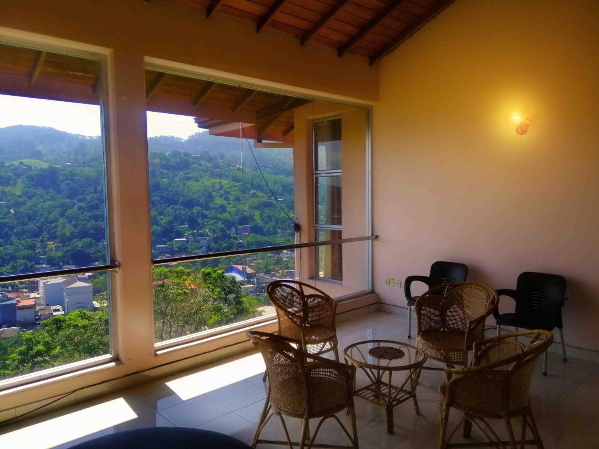 Sky Valley Hotel Kandy Buitenkant foto