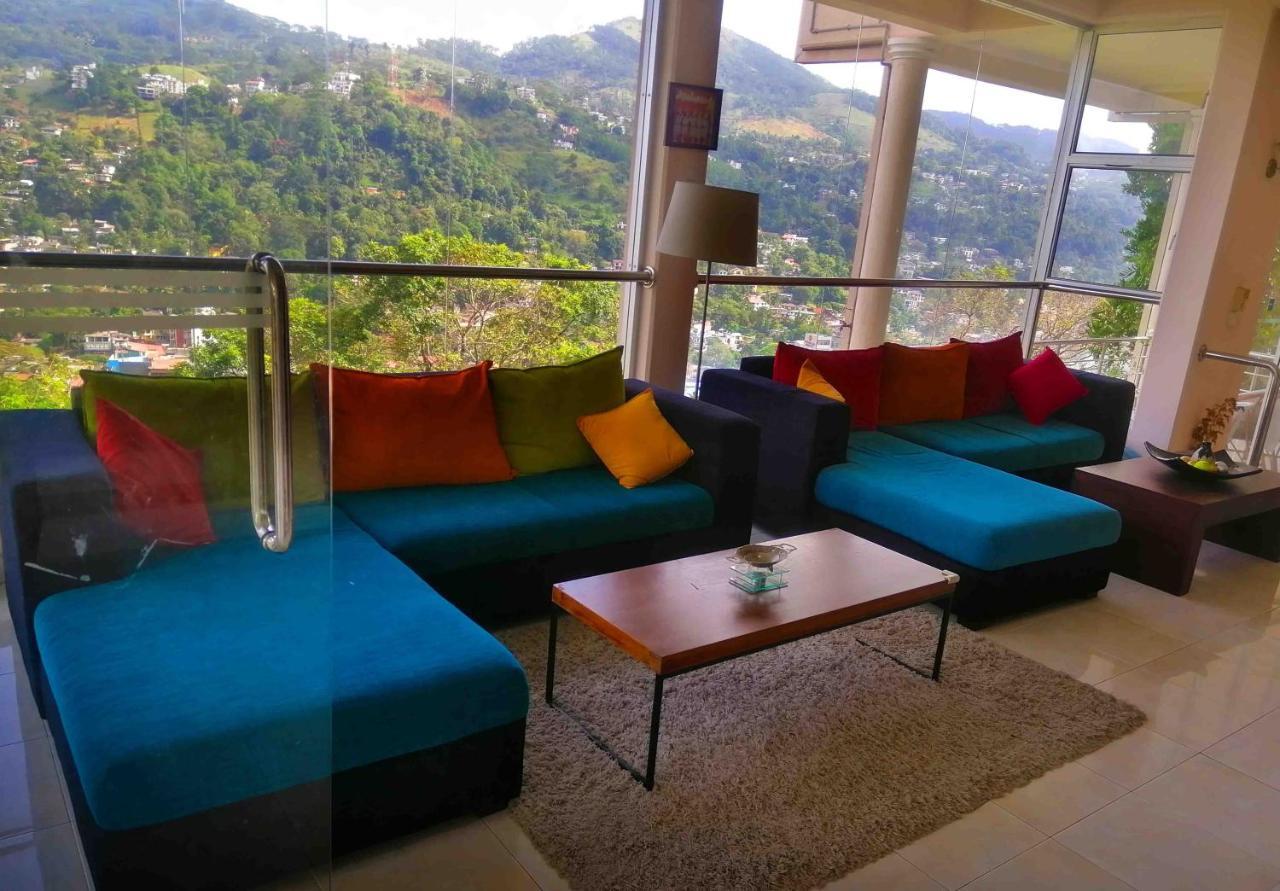 Sky Valley Hotel Kandy Buitenkant foto