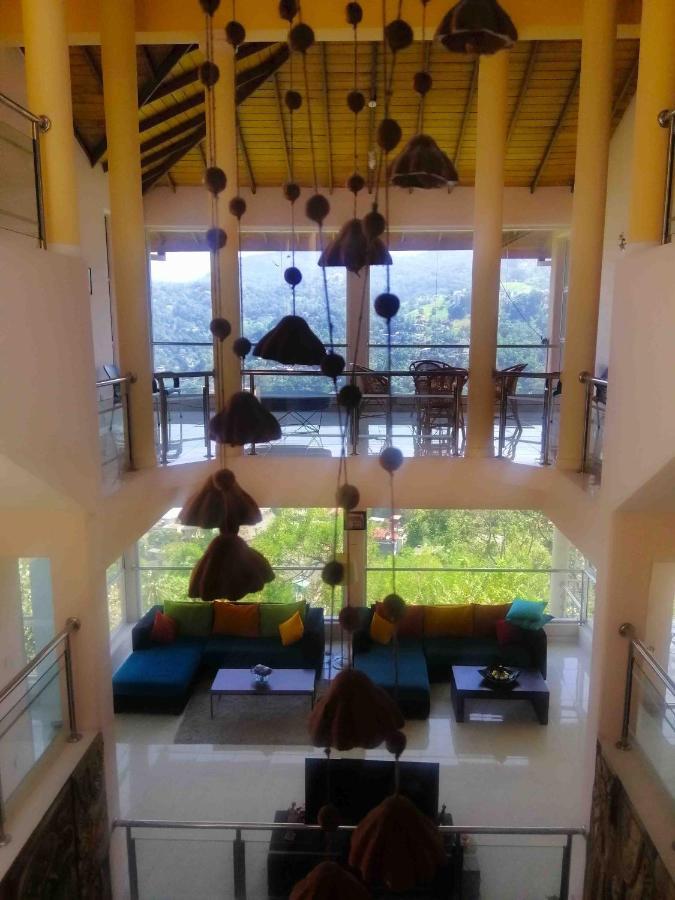 Sky Valley Hotel Kandy Buitenkant foto