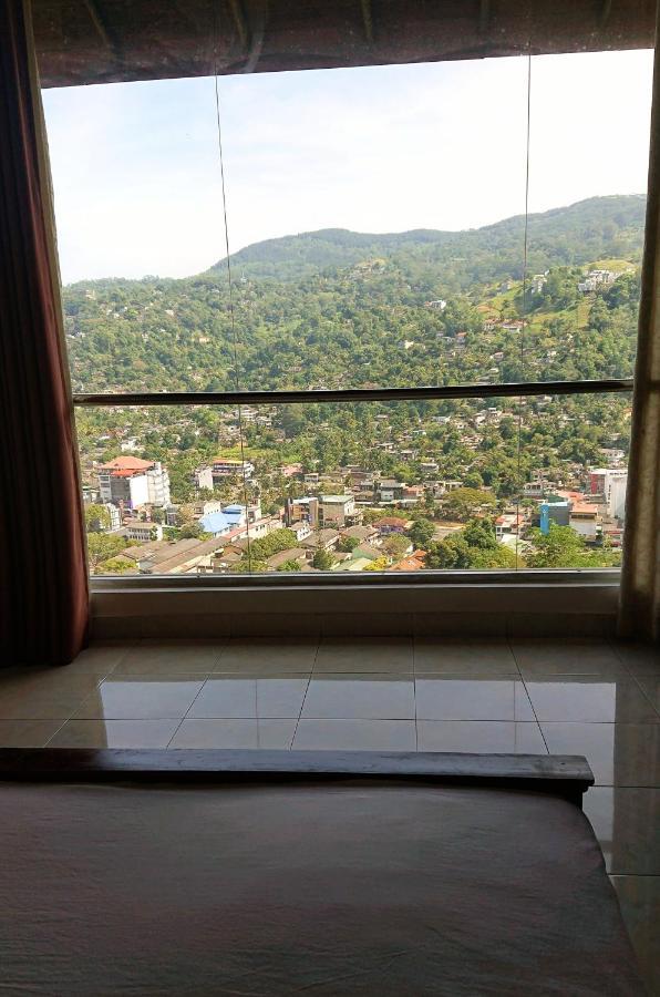Sky Valley Hotel Kandy Buitenkant foto