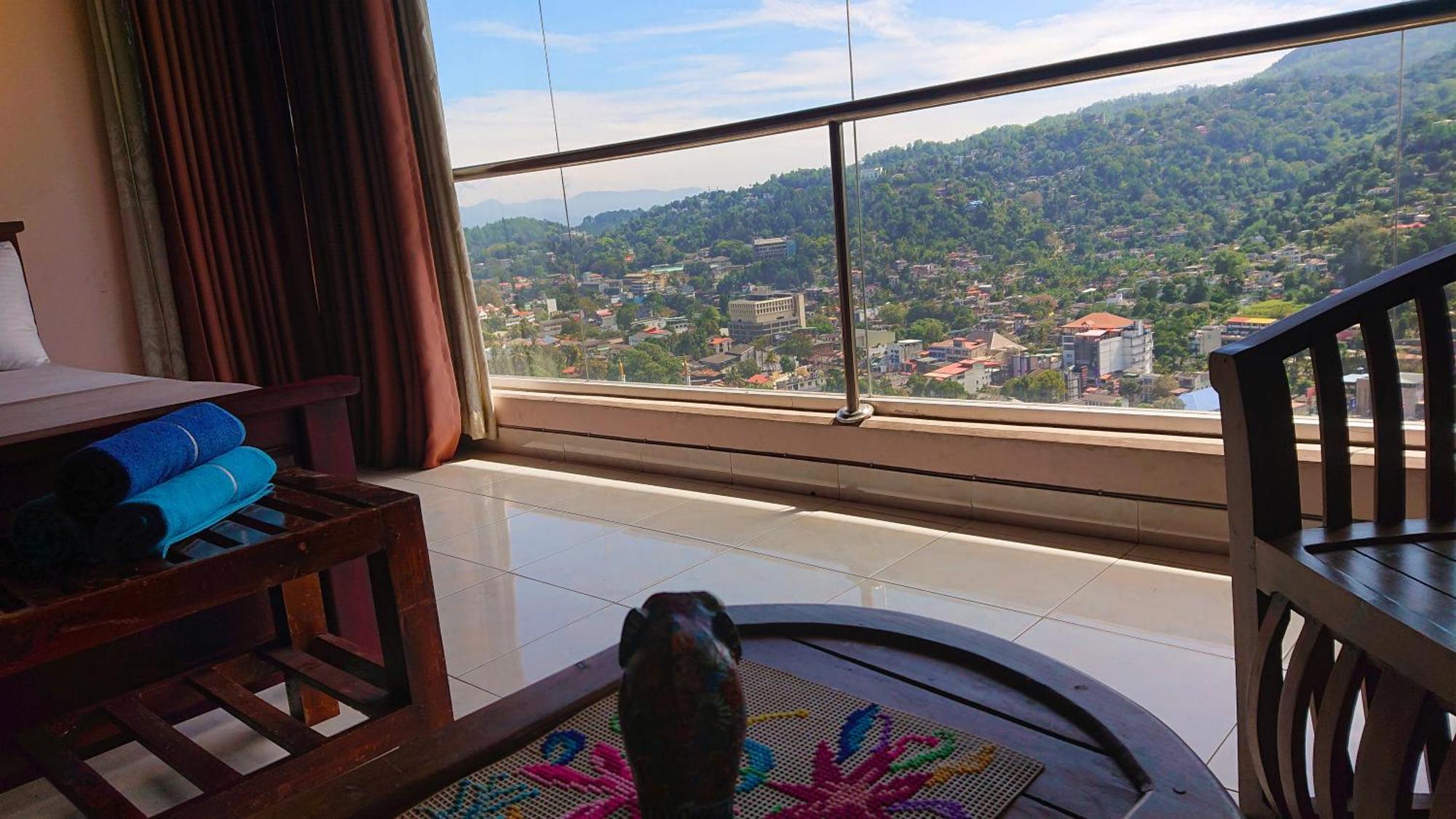 Sky Valley Hotel Kandy Buitenkant foto