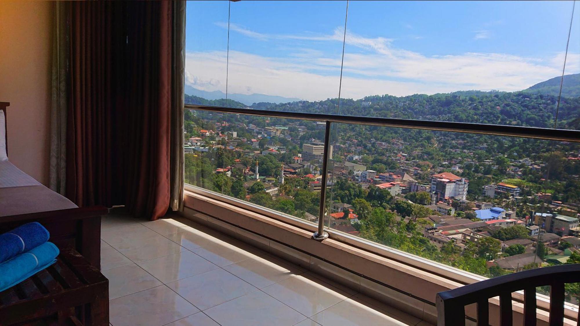 Sky Valley Hotel Kandy Buitenkant foto